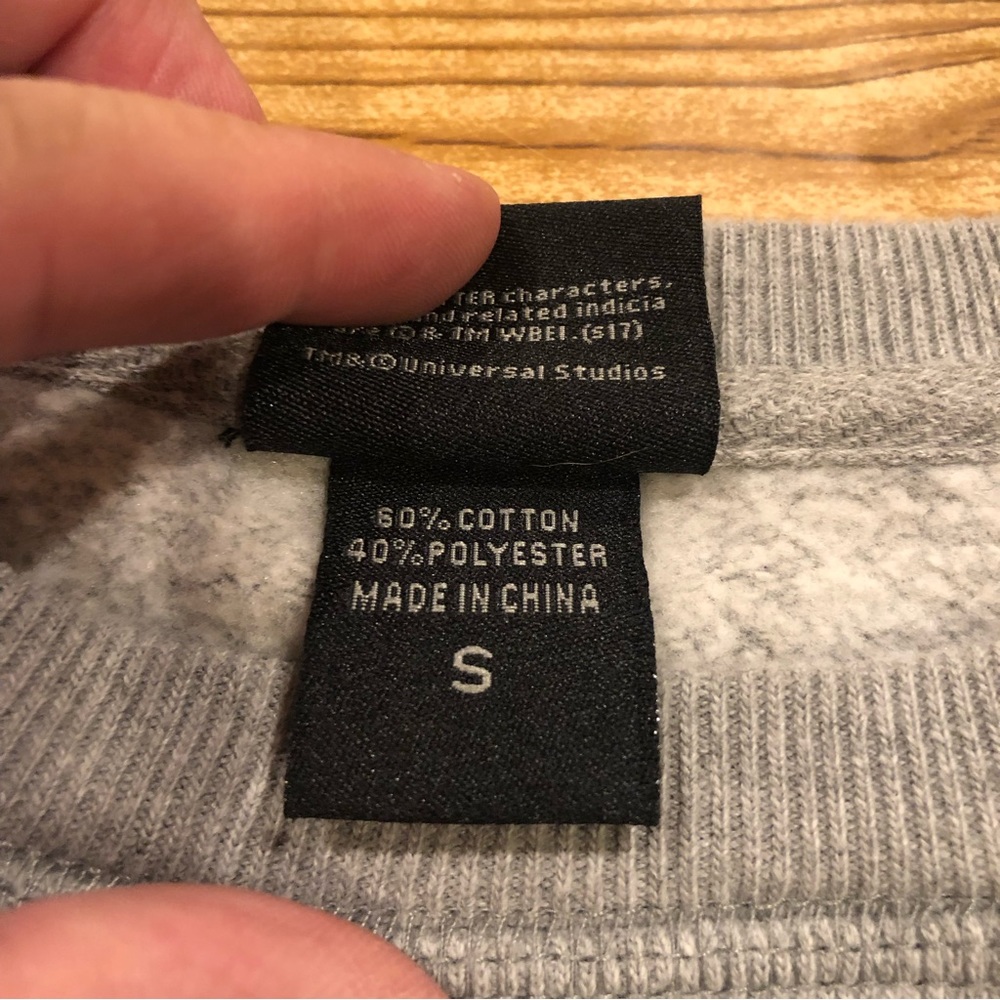 Small Universal Studios Griffindor Sweatshirt Har… - image 7